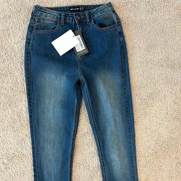 NWT Pretty Little Things Shape Vintage Skinny Flare Stretch jeans Size 8 Cotton - Picture 7 of 13
